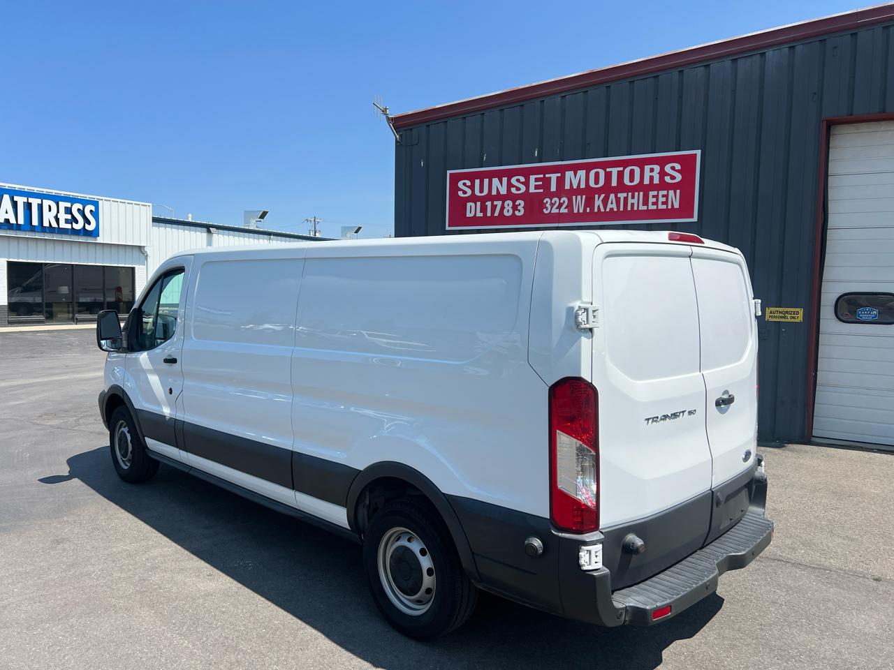 ford transit van 2018 1FTYE2YM4JKA00810 image ford transit van 2018 1FTYE2YM4JKA00810 image